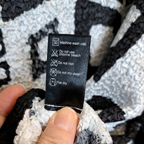 BEREK "Fair & Squared Crinkle Tunic" ▪︎ White & Black ▪︎ One Size Fits Most▪︎NIP - Picture 11 of 11